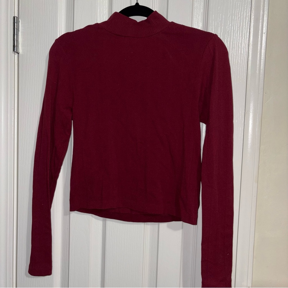 Women's Cropped Red Long Sleeve Top